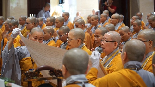 Các đàn giới truyền giới Sa-di, Thức-xoa, Sa-di-ni ảnh 18 C0222.MP4_snapshot_00.05.812.jpg