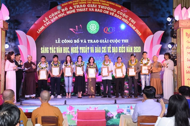 24 tác phẩm được trao giải viết về đạo hiếu ảnh 3 DSC_1375.jpg