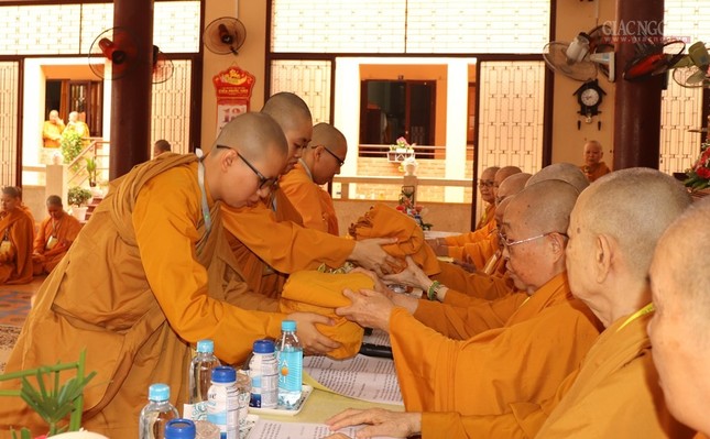 Tấn đàn truyền giới Tỳ-kheo, Tỳ-kheo-ni ảnh 55 tykheoni.2b.jpg