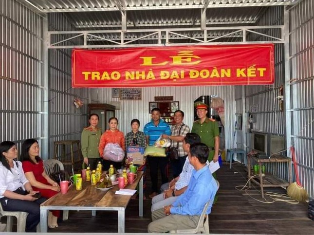 Tang nha va qua.jpg