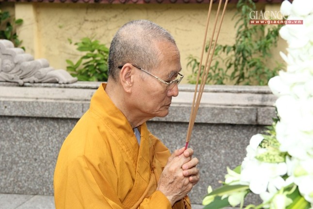 Tưởng niệm một năm Trưởng lão HT.Thích Trí Quang viên tịch ảnh 5 7.jpg