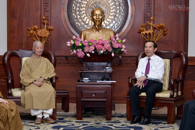 BTS thăm Thành Uỷ (4).jpg