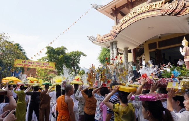 Trang nghiêm lễ dâng y Kathina tại chùa Phật Bảo ảnh 6 9p.jpg