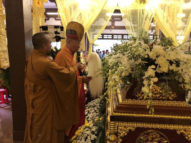 Thỉnh kim quan HT.Thích Trí Định nhập bảo tháp ảnh 5 IMG_20201103_123912.jpg