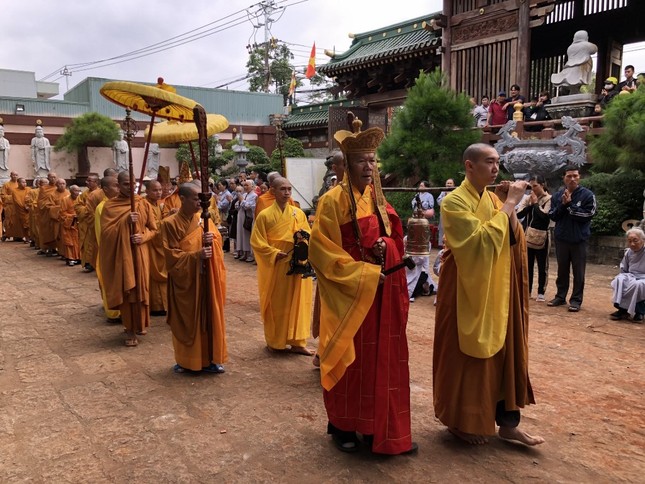 Thỉnh kim quan HT.Thích Trí Định nhập bảo tháp ảnh 6 IMG_20201103_123919.jpg