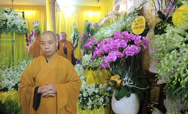 BTS Phật giáo TP.HCM viếng tang TT.Thích Thiện Phú ảnh 4 viengtang.2c.jpg