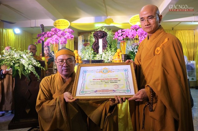 Phụng tống kim quan HT.Thích Thiện Phú trà-tỳ ảnh 4 diquan.4.jpg