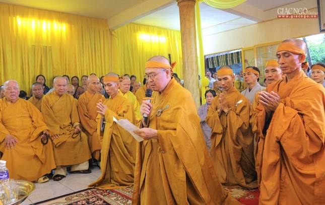 Phụng tống kim quan HT.Thích Thiện Phú trà-tỳ ảnh 5 diquan.5.jpg