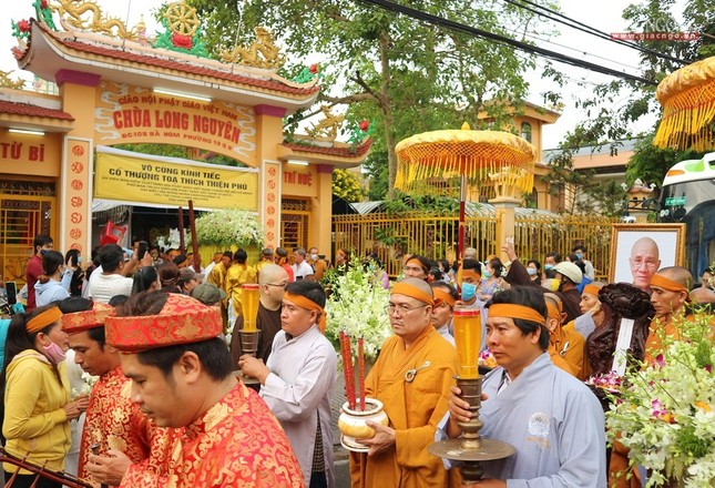 Phụng tống kim quan HT.Thích Thiện Phú trà-tỳ ảnh 7 diquan.6a.jpg