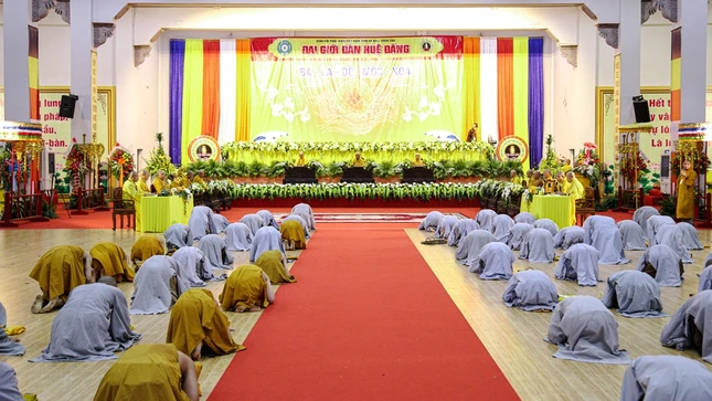 BR-VT: Đại giới đàn Huệ Đăng tấn đàn truyền giới ảnh 7 SA DI.jpg