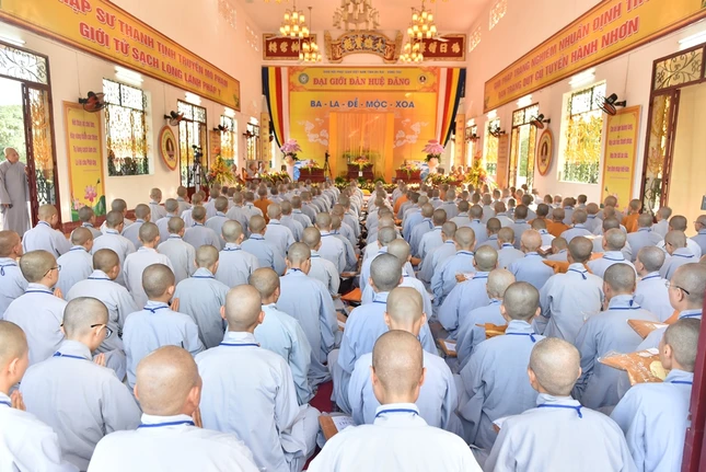 BR-VT: Đại giới đàn Huệ Đăng tấn đàn truyền giới ảnh 15 sadini 2.jpg