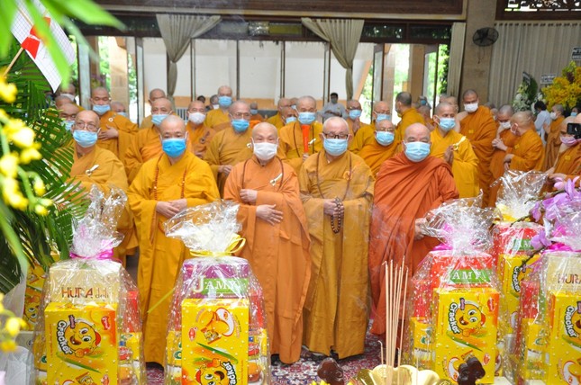 Trung ương Giáo hội viếng tang HT.Giác Phúc ảnh 2 H1.jpg