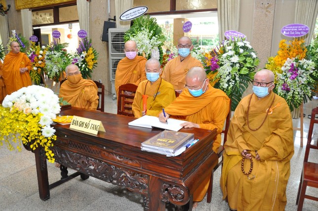 Trung ương Giáo hội viếng tang HT.Giác Phúc ảnh 4 H4.jpg