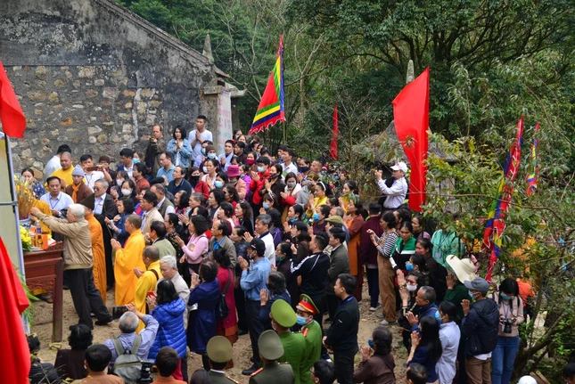 Tôn tạo chùa - am Ngọa Vân ảnh 7 anh thtr 8.jpg