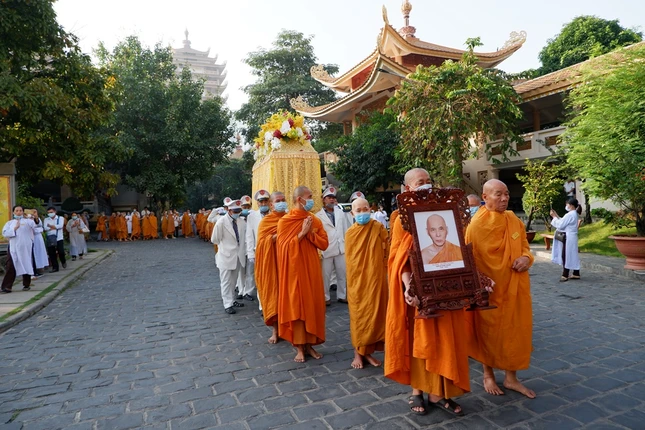 Truy niệm, cung tống kim quan HT.Giác Phúc trà-tỳ ảnh 10 H12.JPG