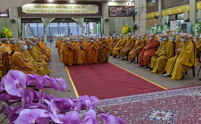 Truy niệm, cung tống kim quan HT.Giác Phúc trà-tỳ ảnh 1 H2.jpg