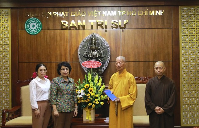 Lãnh đạo MTTQVN TP.HCM thăm HT.Thích Trí Quảng ảnh 1 BC.jpg