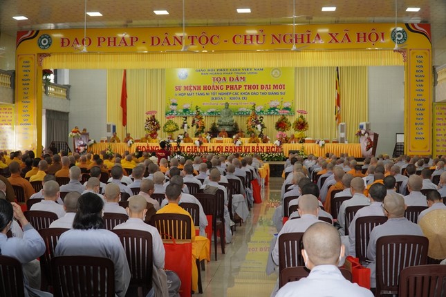 Khai mạc tọa đàm “Sứ mệnh hoằng pháp thời đại mới” ảnh 10 11h.jpg