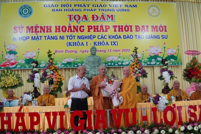 Khai mạc tọa đàm “Sứ mệnh hoằng pháp thời đại mới” ảnh 8 13h.jpg