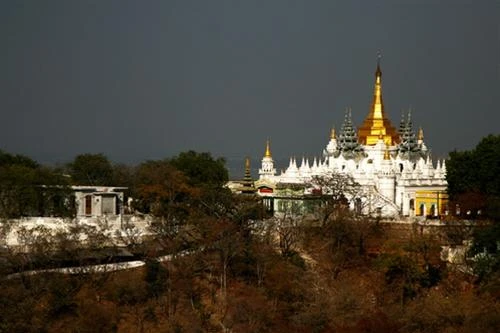 Những góc chùa trên đồi Sagaing