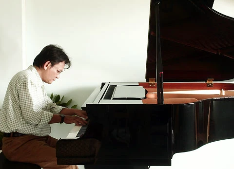 Năm 2003, nhạc sĩ Bảo Phúc đạt giải Nhất nhạc phim "Rặng trâm bầu", giải Ba tác phẩm khí nhạc "Gánh lúa" viết cho đàn nguyệt và dàn nhã nhạc Cung đình Huế.