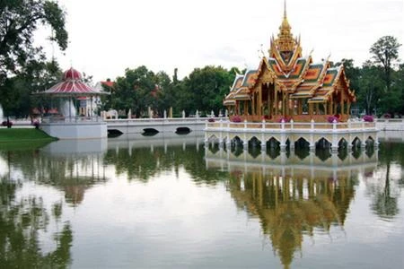 Một góc cung điện Bang Pa-in