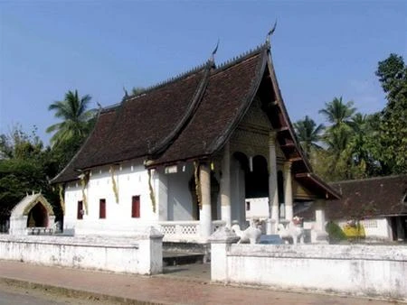 Ôm tay lái, xuyên đất Lào ảnh 4