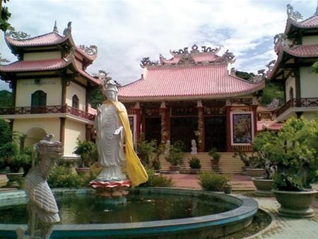 Chánh điện Chánh điện