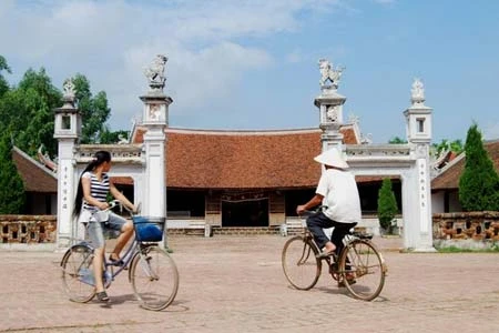 Đình làng Mông Phụ.