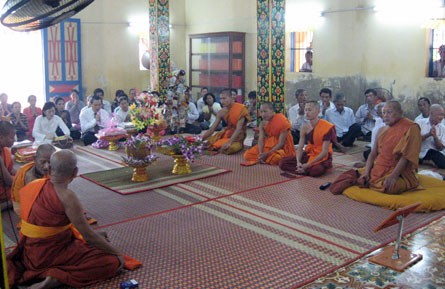Kiên Giang: Đông đảo Phật tử dâng y Kathina & đặt Bát hội ảnh 1 Kiên Giang: Đông đảo Phật tử dâng y Kathina & đặt Bát hội ảnh 1