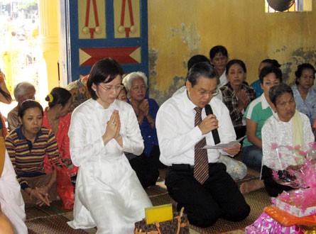 Kiên Giang: Đông đảo Phật tử dâng y Kathina & đặt Bát hội ảnh 3 Kiên Giang: Đông đảo Phật tử dâng y Kathina & đặt Bát hội ảnh 3