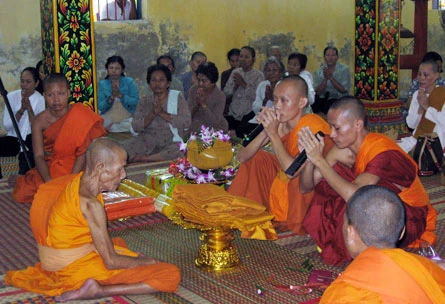 Kiên Giang: Đông đảo Phật tử dâng y Kathina & đặt Bát hội ảnh 7