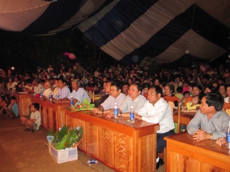 Đak Nông: Đêm nhạc "Thương về miền Trung" ảnh 8