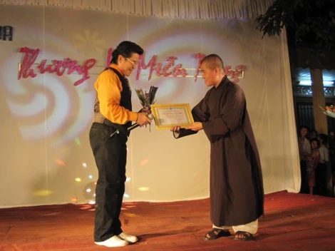 Đak Nông: Đêm nhạc "Thương về miền Trung" ảnh 11