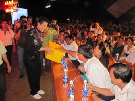 Đak Nông: Đêm nhạc "Thương về miền Trung" ảnh 17