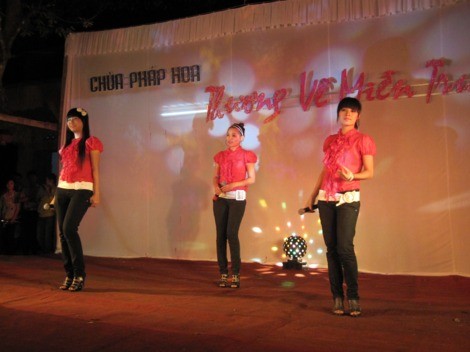 Đak Nông: Đêm nhạc "Thương về miền Trung" ảnh 22