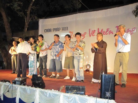 Đak Nông: Đêm nhạc "Thương về miền Trung" ảnh 33