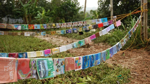 Học sinh vùng lũ cần lắm những tấm lòng thơm thảo để tiếp tục giấc mơ đèn sách.
