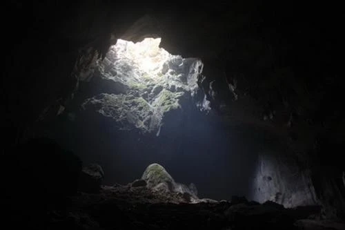 Cổng trời trong hang Cắc Cớ