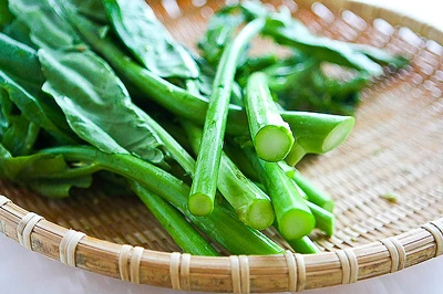 Nhận biết 5 loại rau hay phun hóa chất ảnh 1