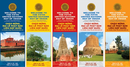 Giới thiệu chùm ảnh Pano và biểu ngữ chào mừng Vesak 2008 ảnh 1 Giới thiệu chùm ảnh Pano và biểu ngữ chào mừng Vesak 2008 ảnh 1
