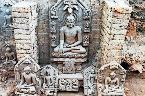 Những pho tượng khai quật ở bang Jharkhand - Ảnh: ASI