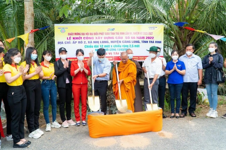 Ban Trị sự Phật giáo tỉnh Trà Vinh khởi công xây dựng cầu giao thông nông thôn mới