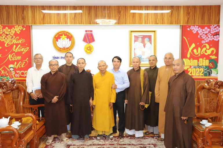 Tân Ban Trị sự Phật giáo tỉnh Phú Yên nhiệm kỳ 2022-2027 thăm lãnh đạo chính quyền