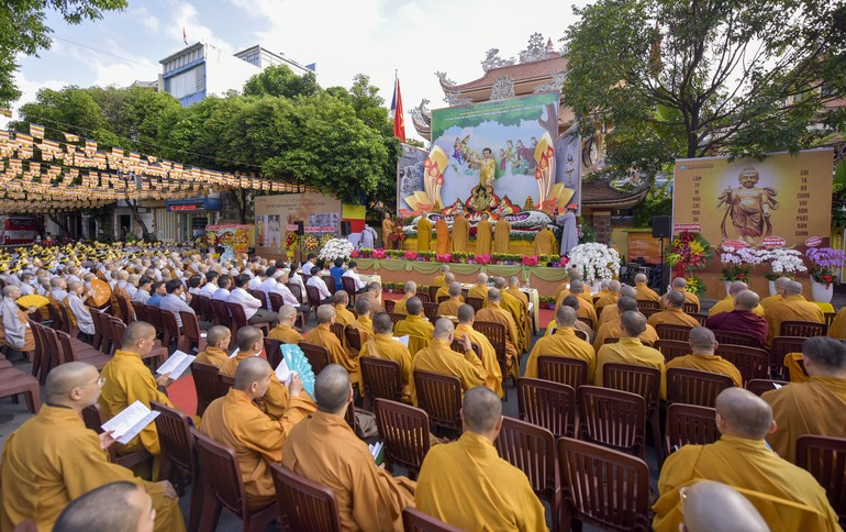 Toàn cảnh Đại lễ Phật đản Phật lịch 2567 của Phật giáo Q.Phú Nhuận tại Quan Âm tu viện
