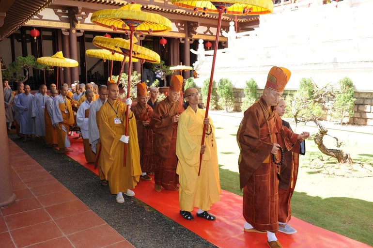 Cung nghinh chư tôn giới sư tại Đại giới đàn Cam Lồ Giác Đạo do Ban Trị sự GHPGVN tỉnh Gia Lai tổ chức tại chùa Minh Thành năm 2020
