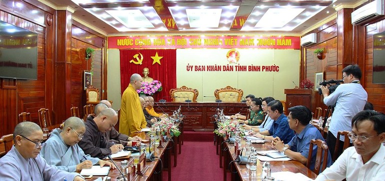 Thượng tọa Thích Đức Thiện phát biểu tại buổi làm việc với lãnh đạo tỉnh Bình Phước về Đại hội đại biểu Phật giáo tỉnh nhà nhiệm kỳ 2022-2027 - Ảnh: Báo Bình Phước