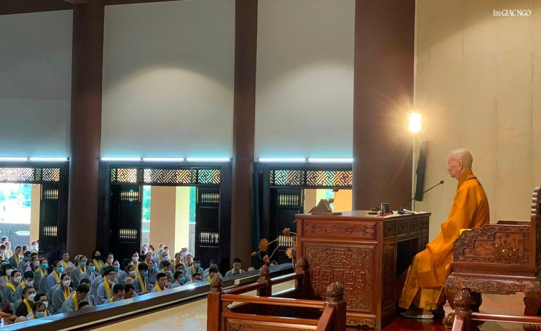 Trưởng lão Hòa thượng Thích Trí Quảng thuyết giảng cho Phật tử