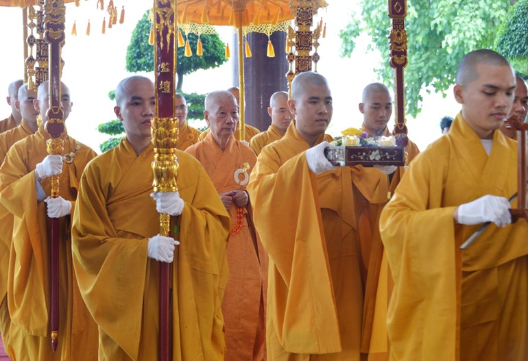 Tăng sinh Học viện Phật giáo VN tại TP.HCM cung nghinh Đức Pháp chủ GHPGVN quang lâm khai pháp đầu năm Quý Mão (2023) - Ảnh: Bảo Toàn/BGN