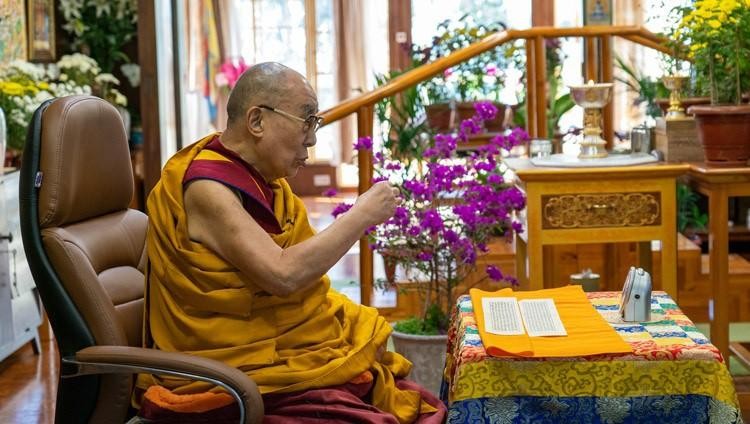 Đức Dalai Lama giảng pháp từ Dharamsala (Ấn Độ) ngày 6-11-2020 - Ảnh: dalailama.com